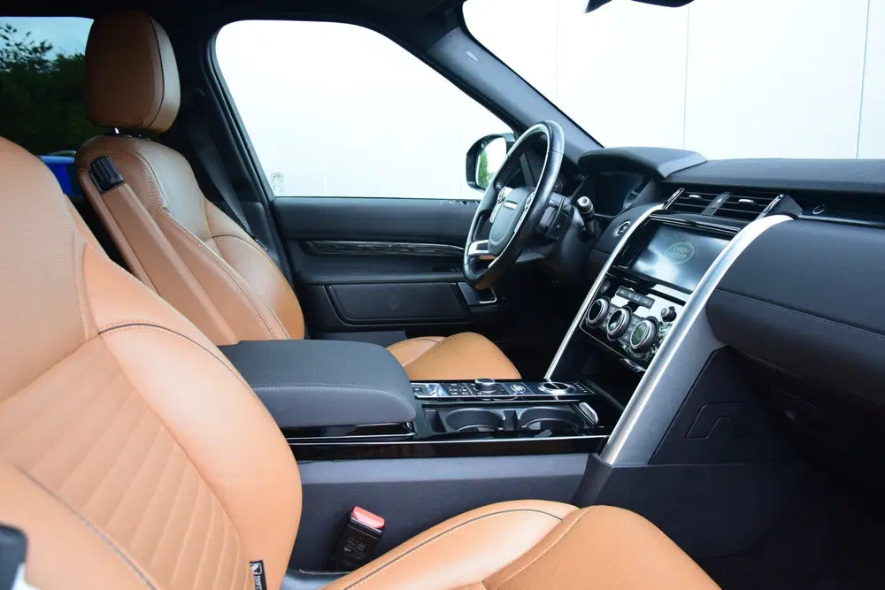 Land Rover Discovery 3.0 Td6 HSE Luxury Leer uit 2019, foto 10