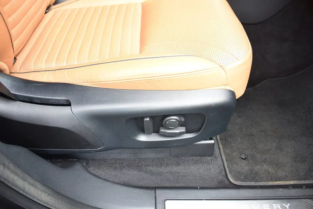 Land Rover Discovery 3.0 Td6 HSE Luxury Leer uit 2019, foto 11