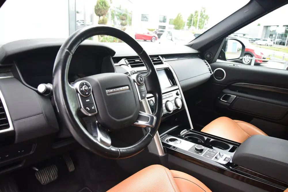 Land Rover Discovery 3.0 Td6 HSE Luxury Leer uit 2019, foto 14