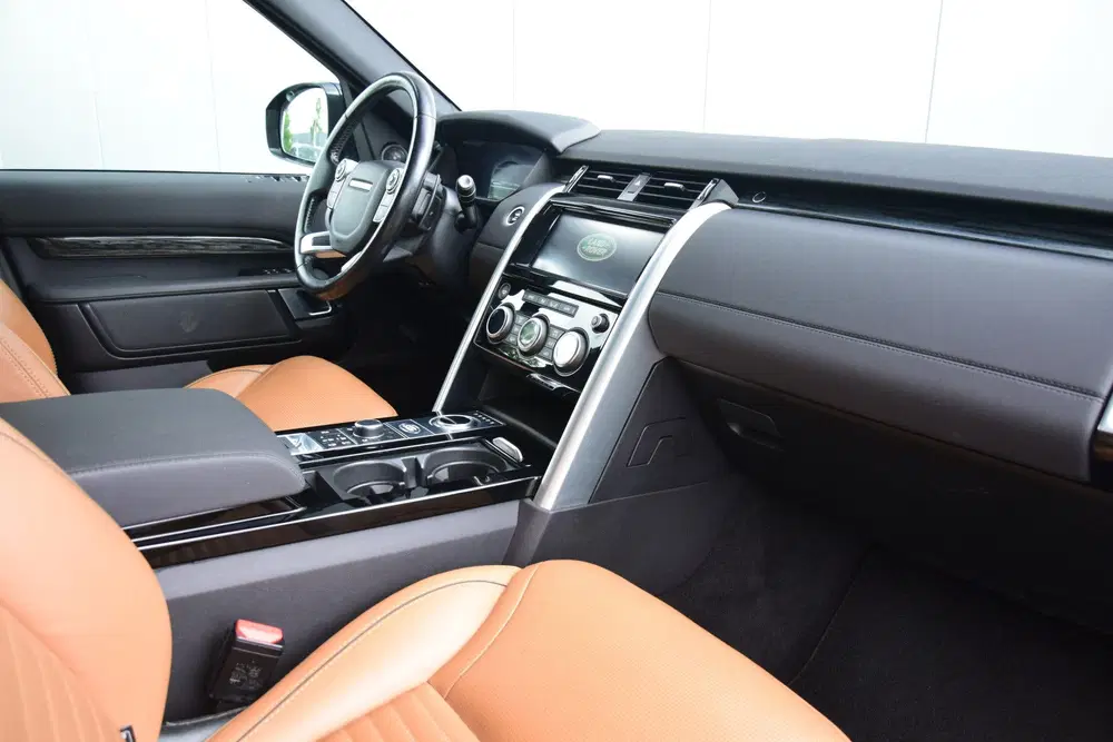 Land Rover Discovery 3.0 Td6 HSE Luxury Leer uit 2019, foto 3