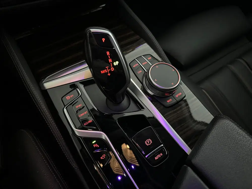 BMW 5-serie 520i High Executive Edition Memory uit 2020, foto 14