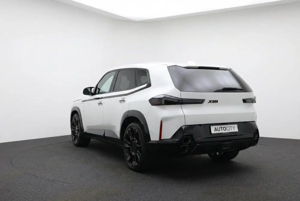 BMW XM PHEV 30 kWh M Sport V8 Carbon l Drive Assi uit 2024, foto 3