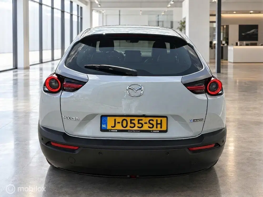 Mazda MX-30 e-SkyActiv 145 First Edition 36 kWh uit 2020, foto 6