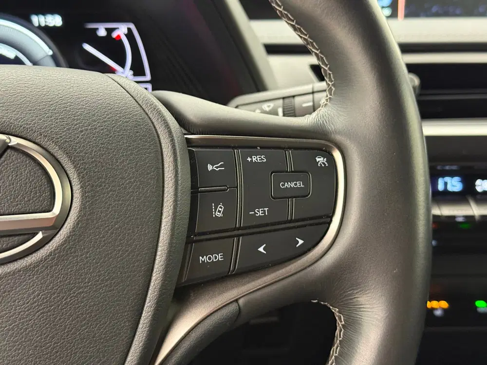 Lexus UX 250h Comfort Line uit 2020, foto 15