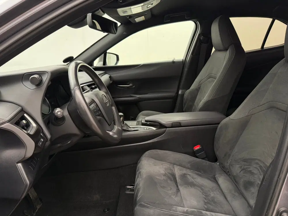 Lexus UX 250h Comfort Line uit 2020, foto 4