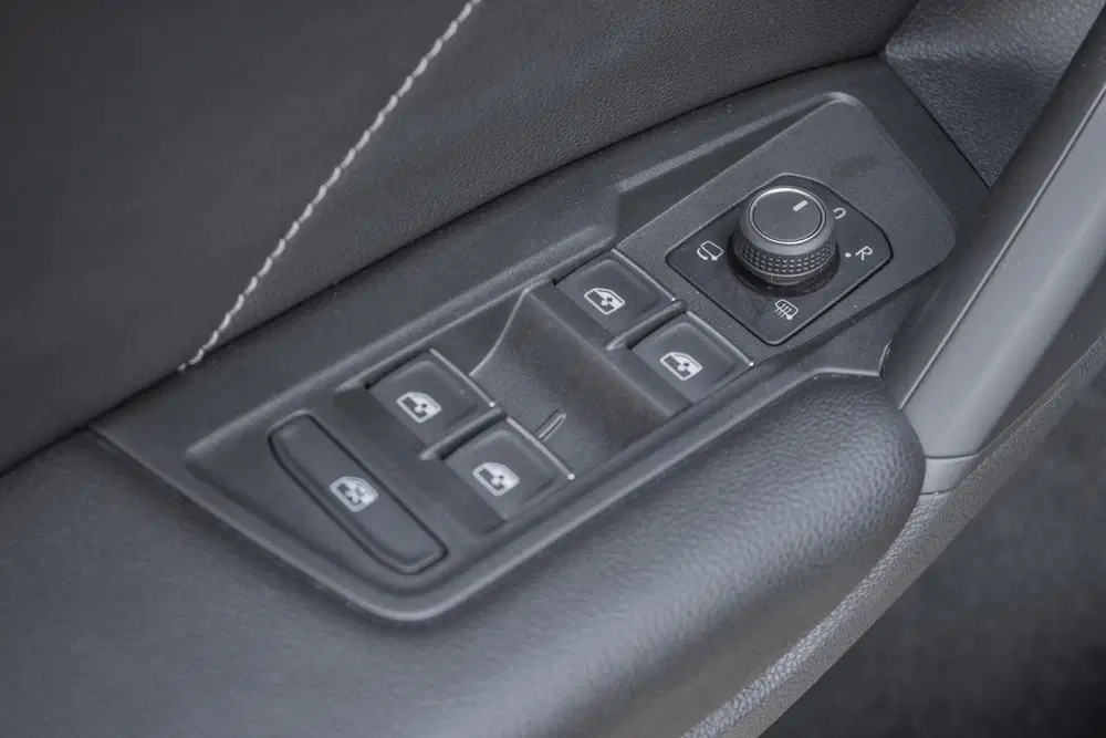 Volkswagen Tiguan 1.4 TSI eHybrid R-Line uit 2023, foto 13