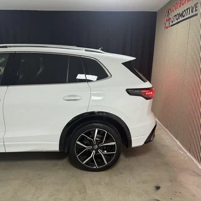 Volkswagen Tiguan 1.5 eHybrid R-Line Edition 360 uit 2025, foto 5