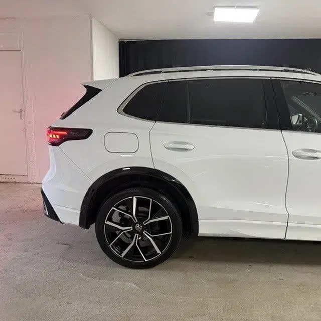 Volkswagen Tiguan 1.5 eHybrid R-Line Edition 360 uit 2025, foto 8