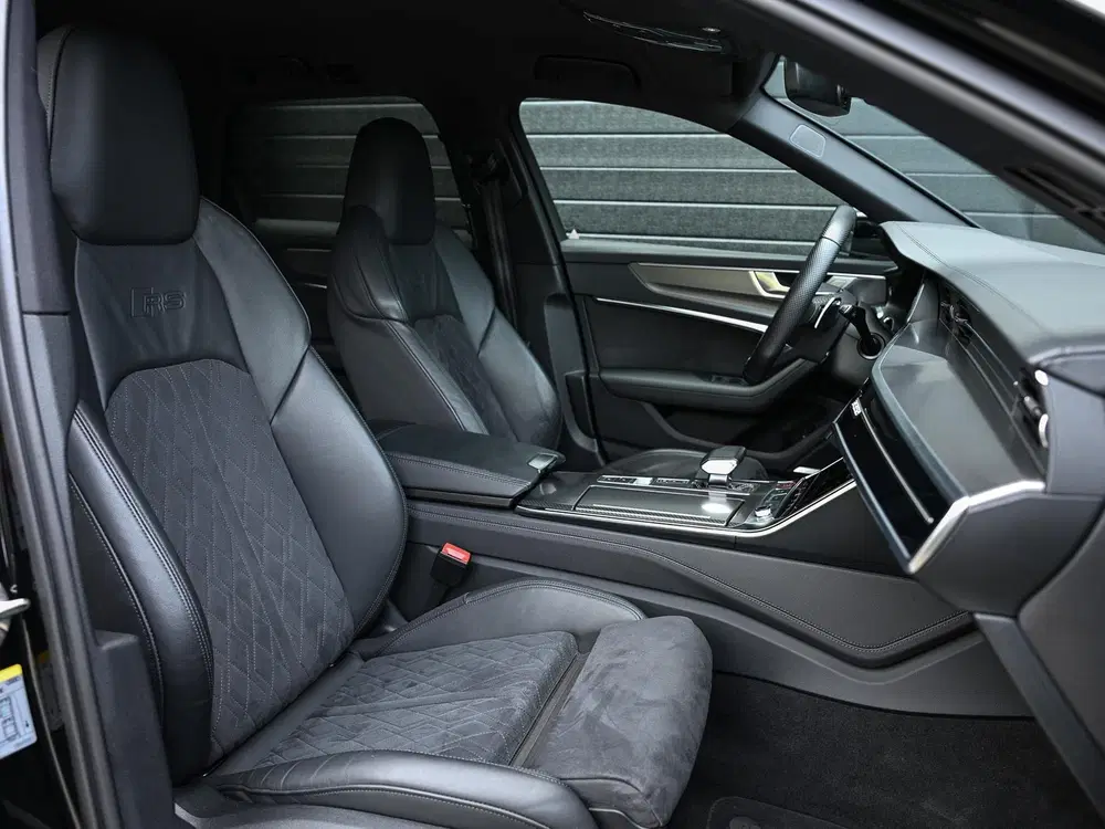 Audi A6 RS 6 TFSI quattro uit 2022, foto 11