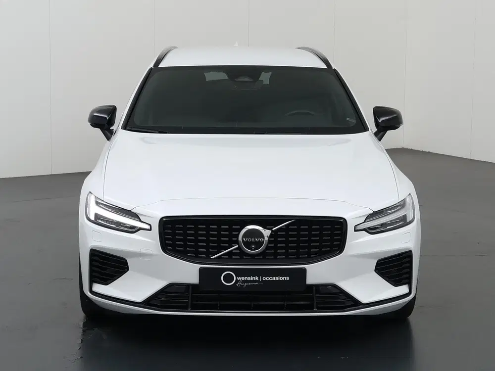 Volvo V60 2.0 T8 Plug-in hybrid AWD Plus Dark uit 2024, foto 3