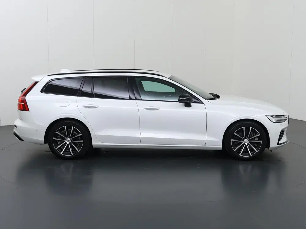 Volvo V60 2.0 T8 Plug-in hybrid AWD Plus Dark uit 2024, foto 6
