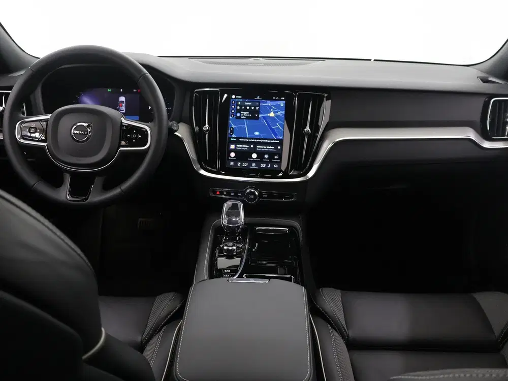 Volvo V60 2.0 T8 Plug-in hybrid AWD Plus Dark uit 2024, foto 8