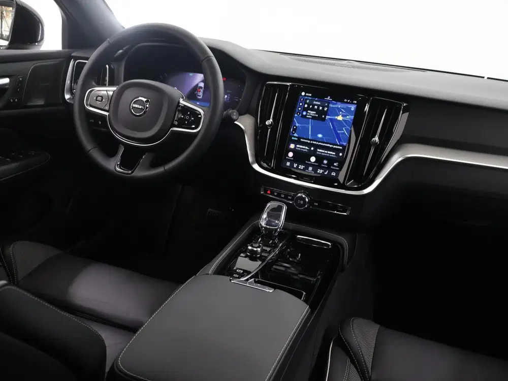 Volvo V60 2.0 T8 Plug-in hybrid AWD Plus Dark uit 2024, foto 9