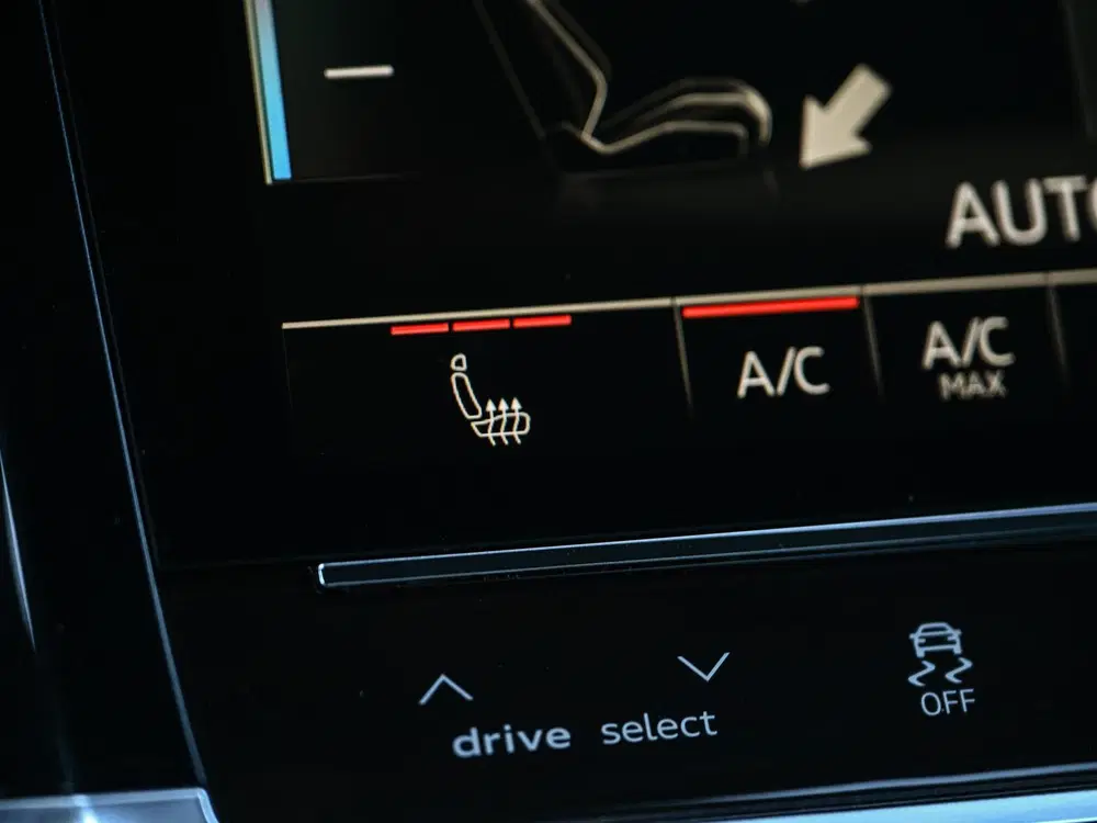 Audi Q8 e-tron 55 quattro S Edition 115 kWh 408pk uit 2024, foto 11