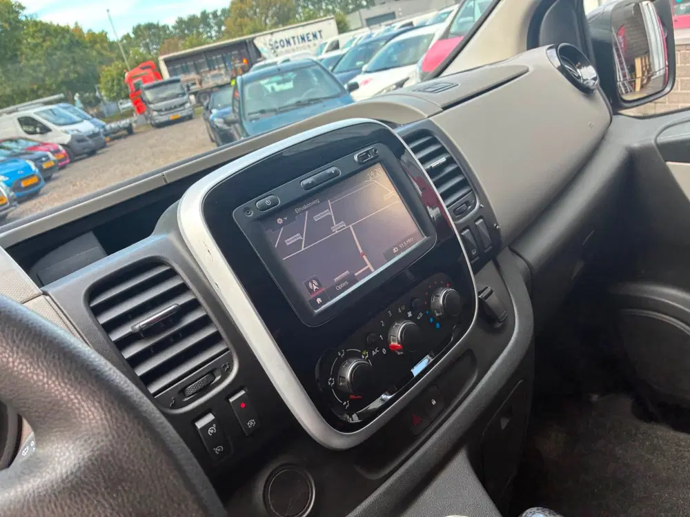 Renault Trafic 1.6 dCi T29 L1H1 Comfort Energy Imperiaal uit 2019, foto 12