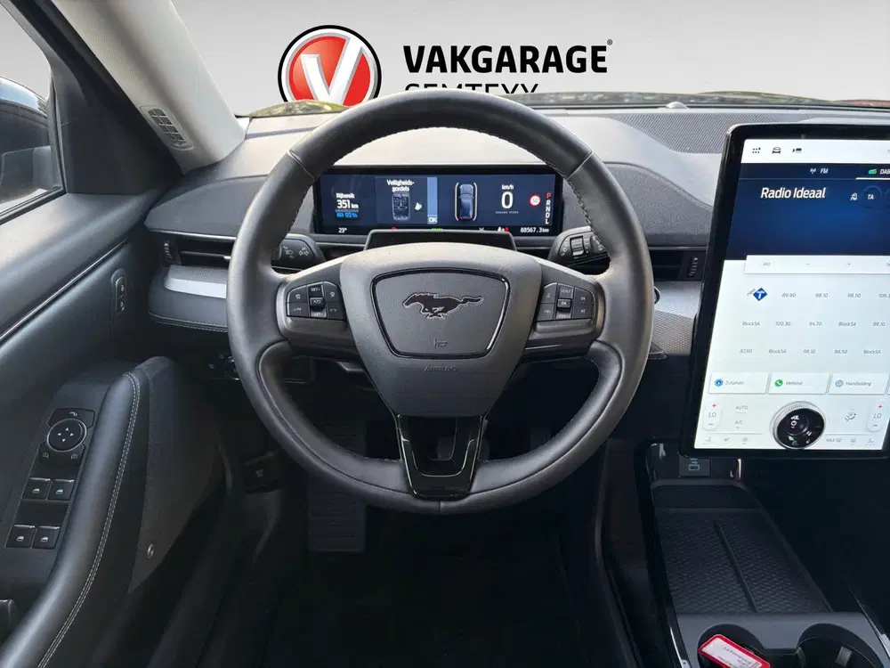 Ford Mustang Mach-E RWD 75 kWh uit 2021, foto 5