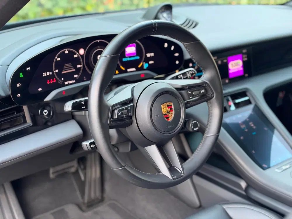 Porsche Taycan Sport Turismo 93 kWh uit 2023, foto 11