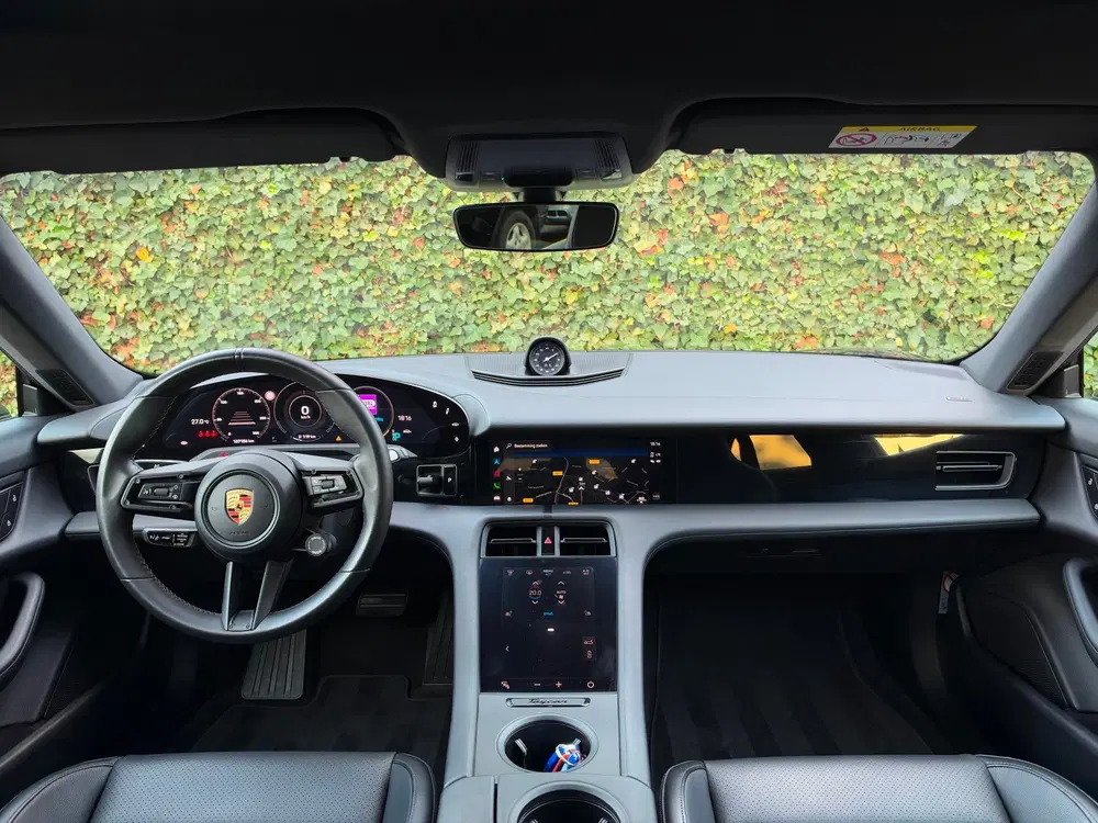 Porsche Taycan Sport Turismo 93 kWh uit 2023, foto 2