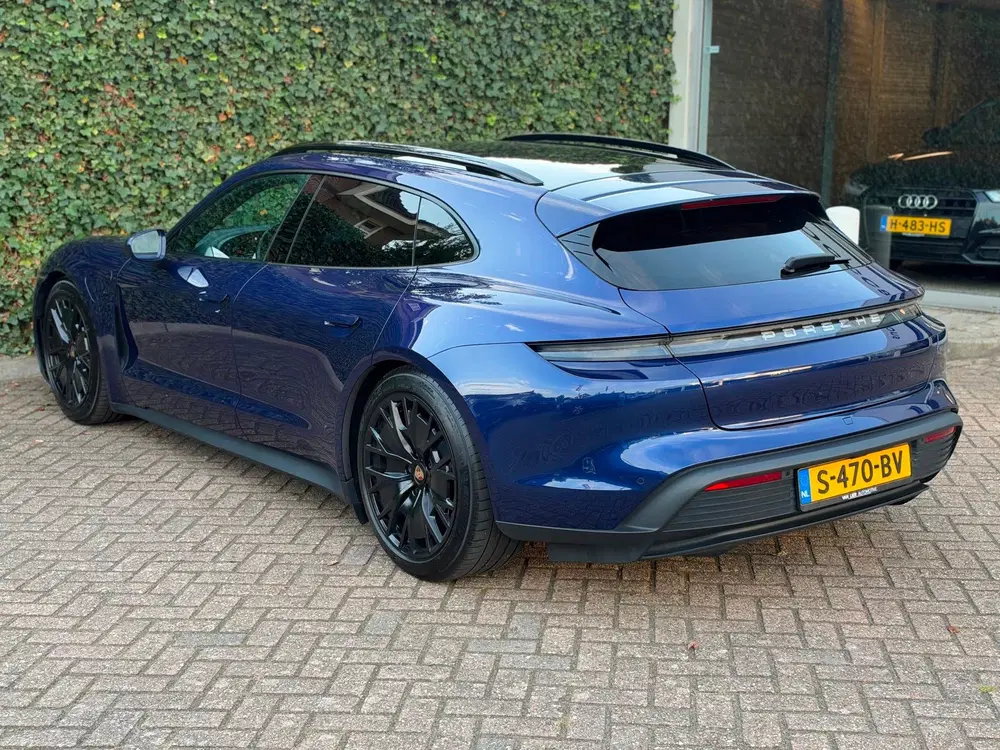 Porsche Taycan Sport Turismo 93 kWh uit 2023, foto 3
