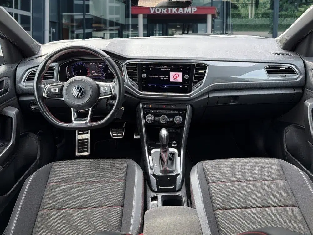 Volkswagen T-Roc 1.5 TSI DSG R-LINE CAMERA uit 2021, foto 15