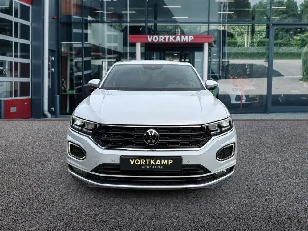 Volkswagen T-Roc 1.5 TSI DSG R-LINE CAMERA uit 2021, foto 2