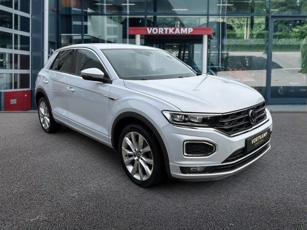 Volkswagen T-Roc 1.5 TSI DSG R-LINE CAMERA uit 2021, foto 3