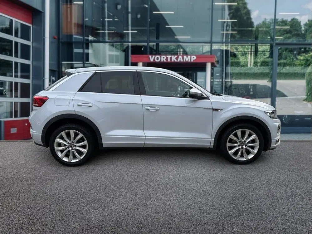 Volkswagen T-Roc 1.5 TSI DSG R-LINE CAMERA uit 2021, foto 4