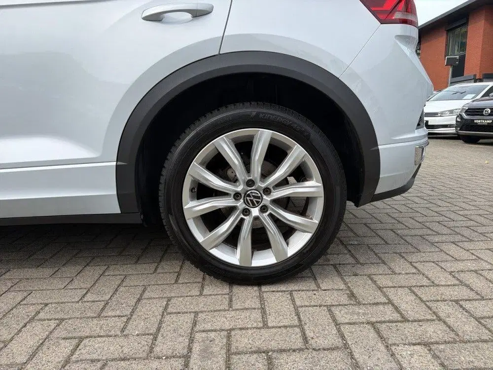 Volkswagen T-Roc 1.5 TSI DSG R-LINE CAMERA uit 2021, foto 9