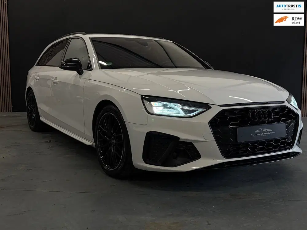 Audi A4 35 TFSI S edition Competition Virtual Deal uit 2023