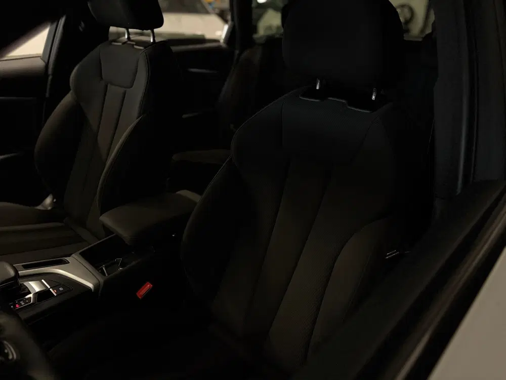 Audi A4 35 TFSI S edition Competition Virtual Deal uit 2023, foto 11