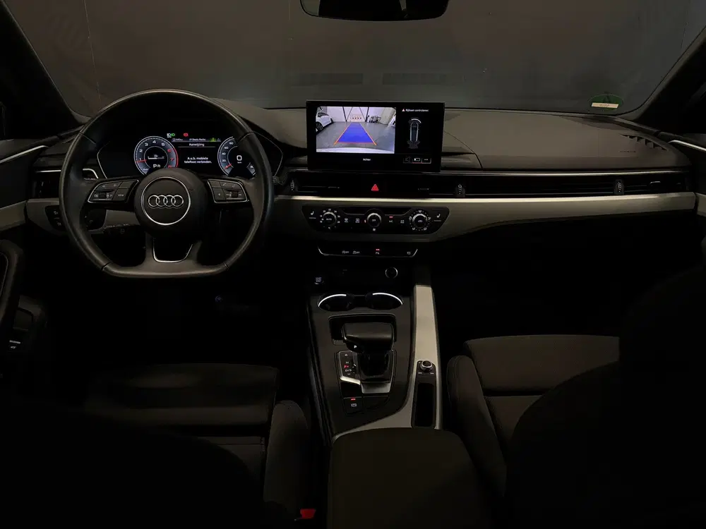 Audi A4 35 TFSI S edition Competition Virtual Deal uit 2023, foto 13