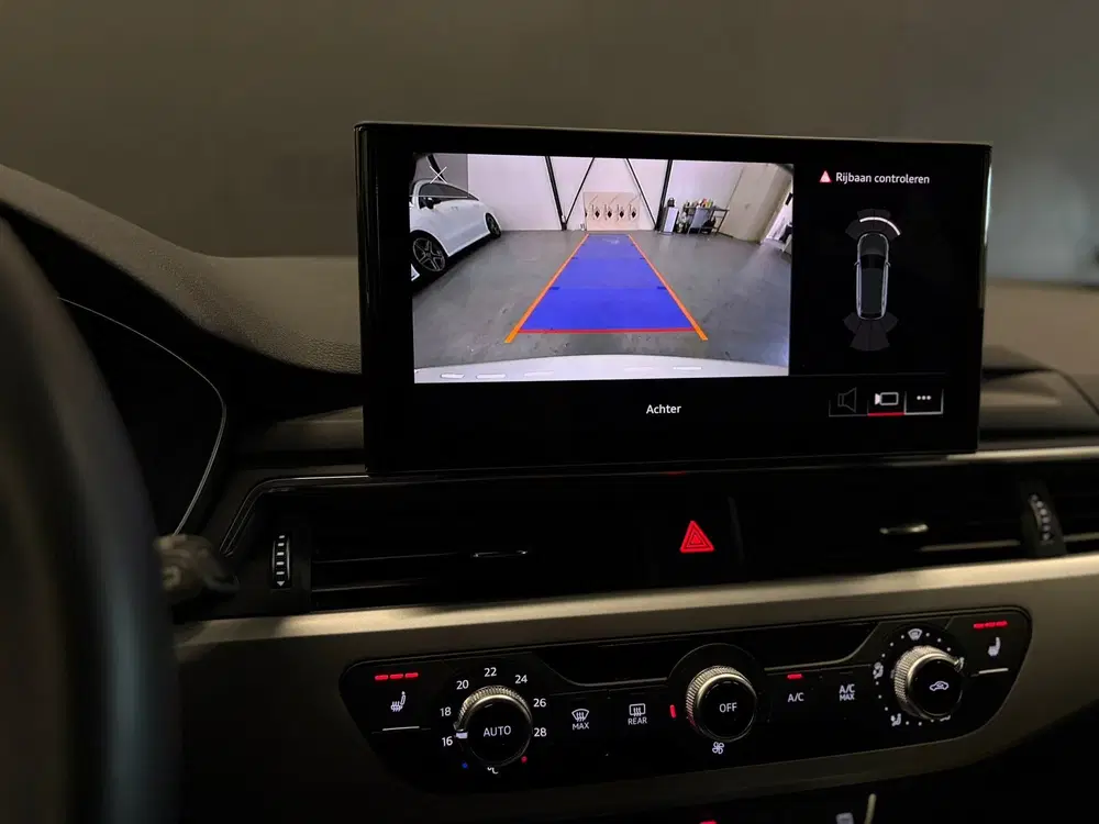 Audi A4 35 TFSI S edition Competition Virtual Deal uit 2023, foto 15