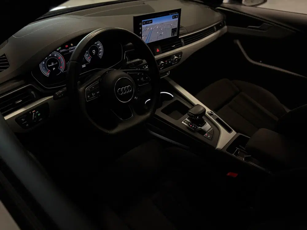 Audi A4 35 TFSI S edition Competition Virtual Deal uit 2023, foto 2