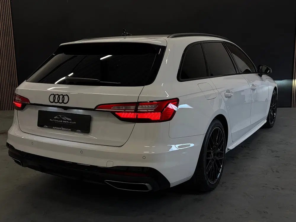 Audi A4 35 TFSI S edition Competition Virtual Deal uit 2023, foto 3