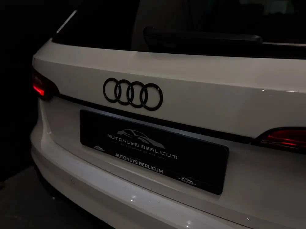 Audi A4 35 TFSI S edition Competition Virtual Deal uit 2023, foto 6