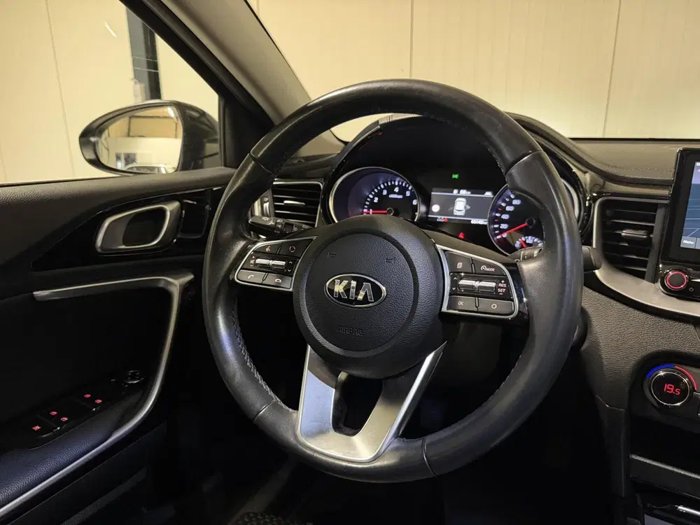 Kia XCeed 1.0 T-GDi DynamicLine Pano Virtual Camera uit 2021, foto 12