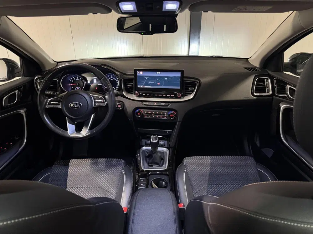 Kia XCeed 1.0 T-GDi DynamicLine Pano Virtual Camera uit 2021, foto 2