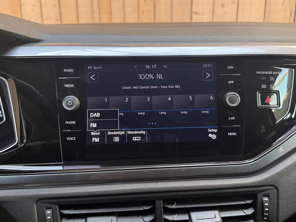 Volkswagen Polo 1.0 TSI Highline R-line Apple CarPlay uit 2019, foto 15