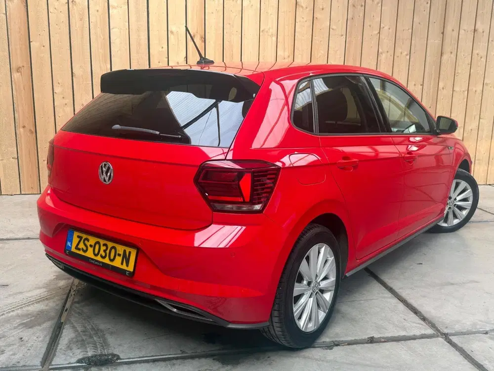 Volkswagen Polo 1.0 TSI Highline R-line Apple CarPlay uit 2019, foto 2