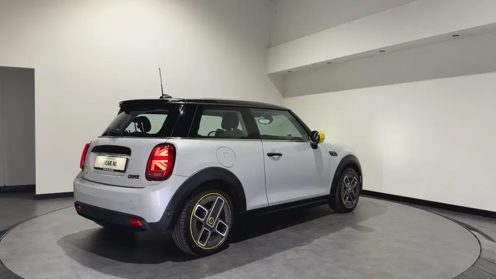 Mini Electric MINI Yours 33 kWh uit 2022, foto 3