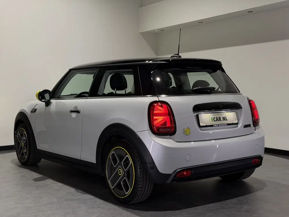 Mini Electric MINI Yours 33 kWh uit 2022, foto 9