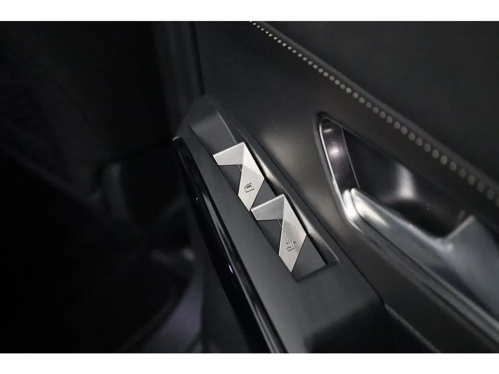 DS Automobiles DS 7 DS DS 7 Crossback e-Tense 300 4x4 'Louvre' uit 2021, foto 11