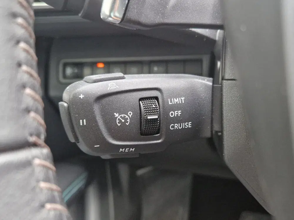 Peugeot 3008 1.6 HYbrid 180 Allure Pack Business uit 2024, foto 13
