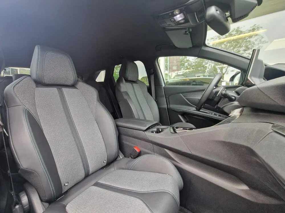 Peugeot 3008 1.6 HYbrid 180 Allure Pack Business uit 2024, foto 14
