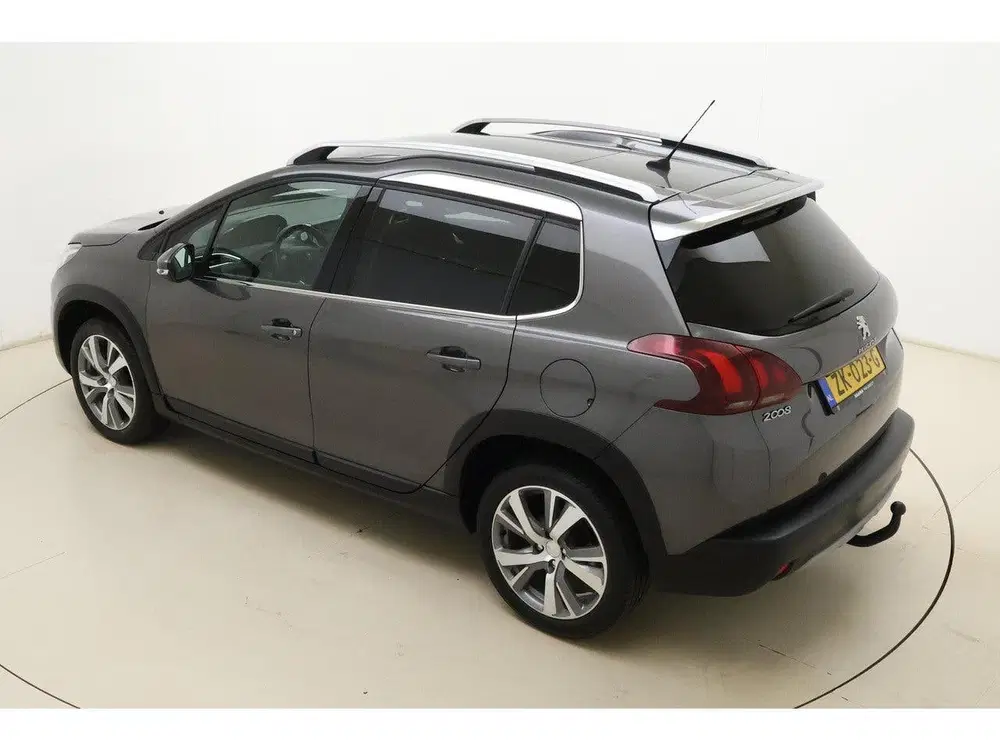 Peugeot 2008 1.2T Blue Lease Allure uit 2019, foto 4