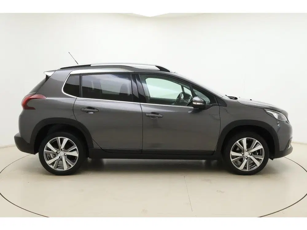 Peugeot 2008 1.2T Blue Lease Allure uit 2019, foto 8