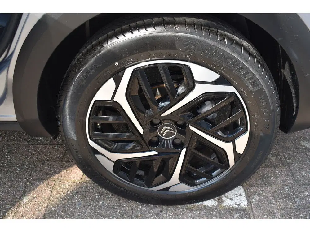 Citroën C4 130 EAT8 Shine uit 2022, foto 9