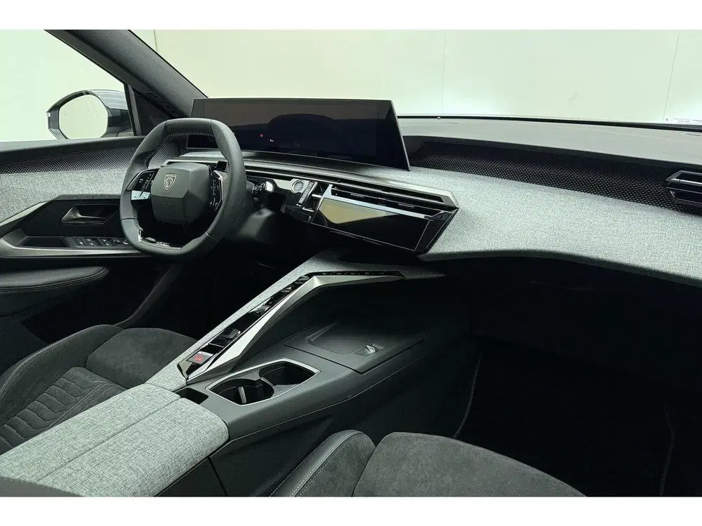 Peugeot 5008 1.6 Plug-in Hybrid 195 GT Exclusive 7p uit 2026, foto 14