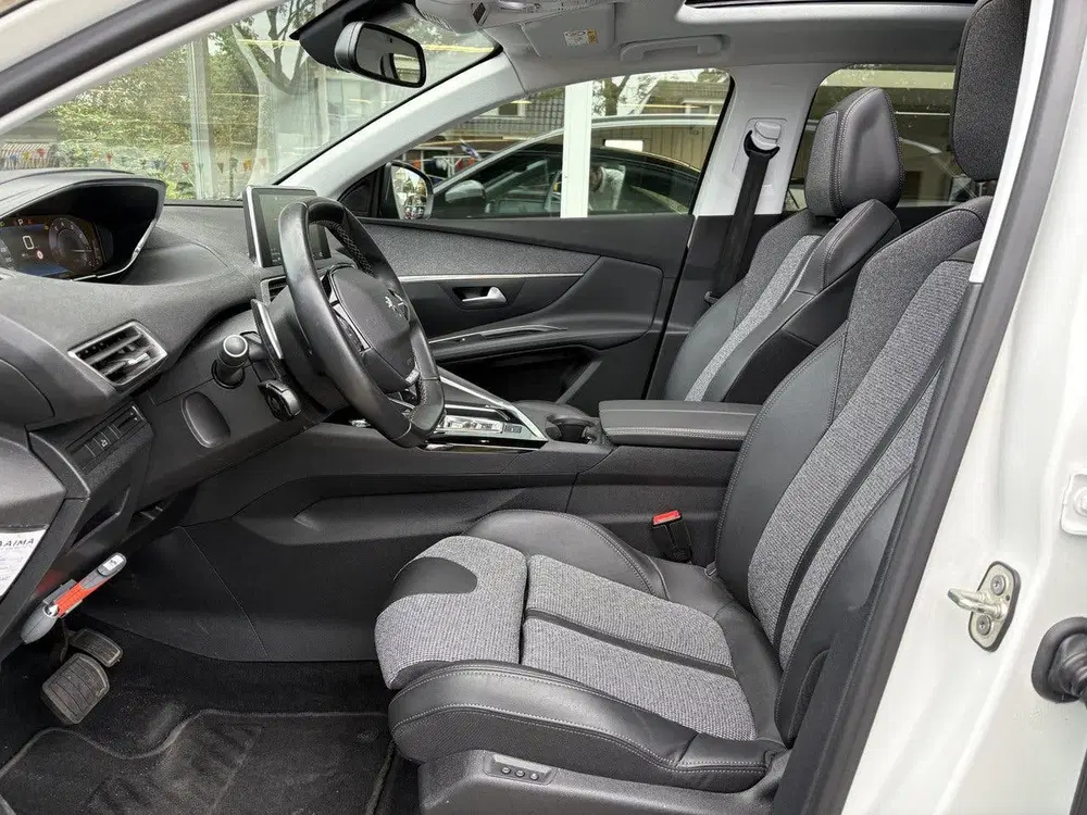 Peugeot 3008 1.2T Automaat Allure Avantage uit 2020, foto 8