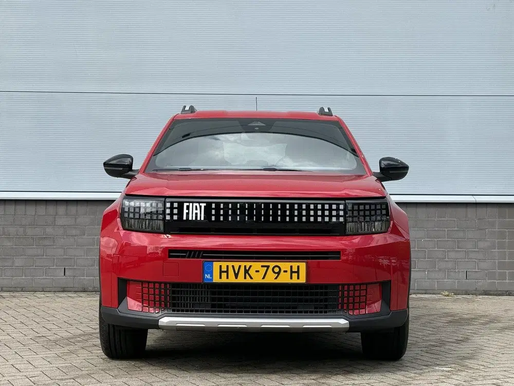 Fiat Grande Panda Hybrid 100 pk Automaat Icon uit 2025, foto 2